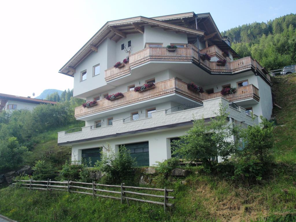 Landhaus Alpenjaeger Hainzenberg Exterior photo