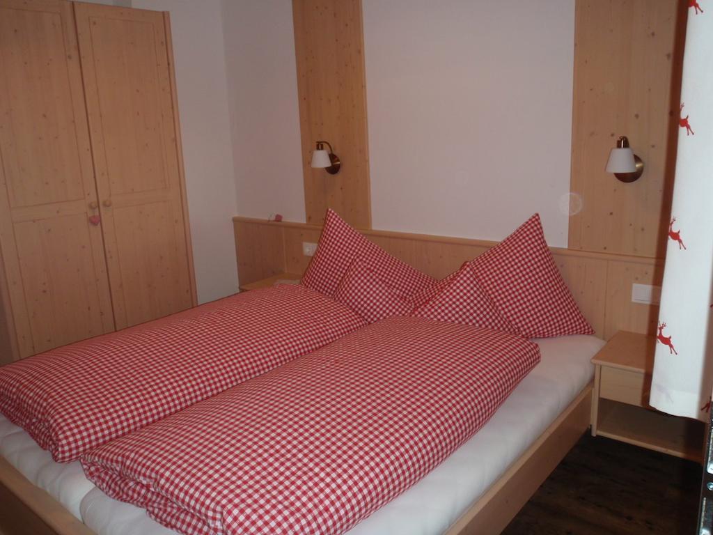 Landhaus Alpenjaeger Hainzenberg Room photo